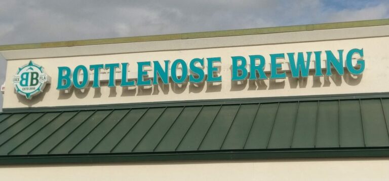 Bottlenose Brewing Introduces New House Beers to Packed House Bottlenose Brewing Introduces New House Beers to Packed House